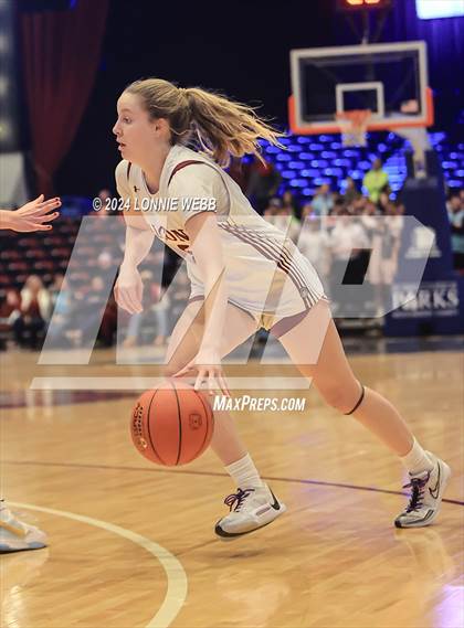 Thumbnail 2 in Pelham vs Albertus Magnus (NYSPHSAA Section 1 Class AA Semifinal) photogallery.