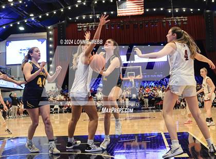 Thumbnail 2 in Pelham vs Albertus Magnus (NYSPHSAA Section 1 Class AA Semifinal) photogallery.