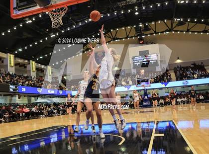 Thumbnail 1 in Pelham vs Albertus Magnus (NYSPHSAA Section 1 Class AA Semifinal) photogallery.