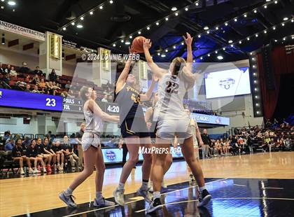 Thumbnail 3 in Pelham vs Albertus Magnus (NYSPHSAA Section 1 Class AA Semifinal) photogallery.