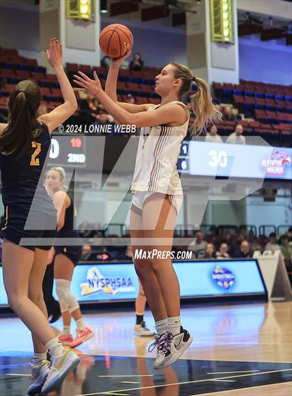 Thumbnail 2 in Pelham vs Albertus Magnus (NYSPHSAA Section 1 Class AA Semifinal) photogallery.