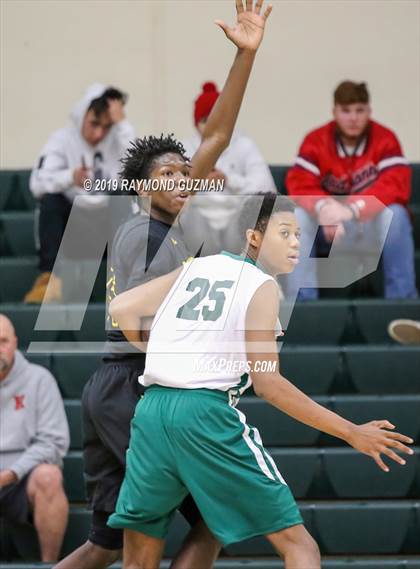 Thumbnail 2 in Edison vs. Hoover (Holiday Invitational Tournament)  photogallery.
