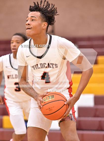 Thumbnail 3 in Washington vs Las Vegas (Tarkanian Classic) photogallery.