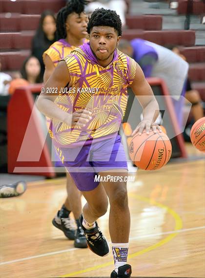 Thumbnail 1 in Washington vs Las Vegas (Tarkanian Classic) photogallery.