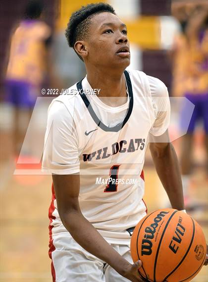 Thumbnail 3 in Washington vs Las Vegas (Tarkanian Classic) photogallery.