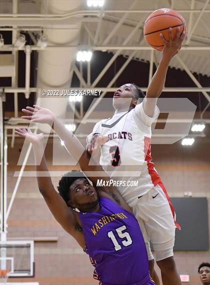 Thumbnail 3 in Washington vs Las Vegas (Tarkanian Classic) photogallery.