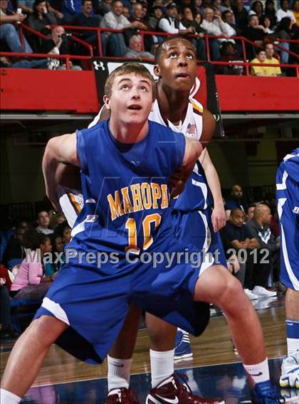 Thumbnail 2 in Mahopac vs Mt. Vernon (Section 1 Class AA Final) photogallery.