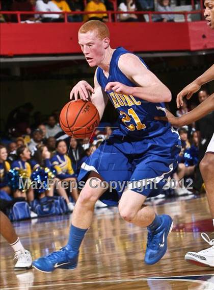 Thumbnail 2 in Mahopac vs Mt. Vernon (Section 1 Class AA Final) photogallery.