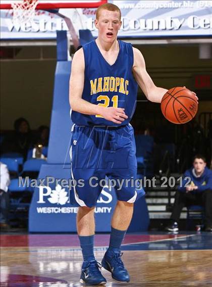 Thumbnail 3 in Mahopac vs Mt. Vernon (Section 1 Class AA Final) photogallery.