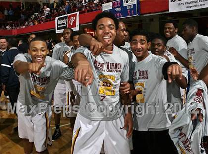 Thumbnail 3 in Mahopac vs Mt. Vernon (Section 1 Class AA Final) photogallery.