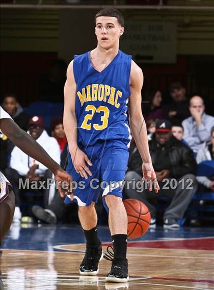 Thumbnail 2 in Mahopac vs Mt. Vernon (Section 1 Class AA Final) photogallery.