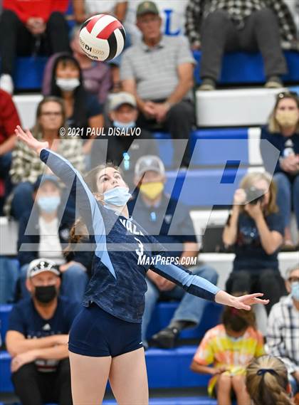 Thumbnail 3 in Arapahoe @ Valor Christian (CHSAA 5A Region 5) photogallery.