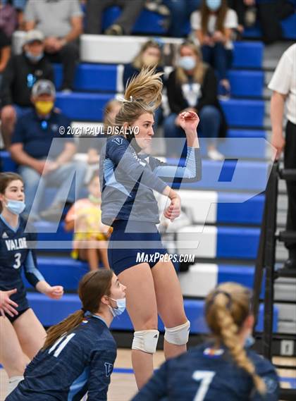 Thumbnail 1 in Arapahoe @ Valor Christian (CHSAA 5A Region 5) photogallery.