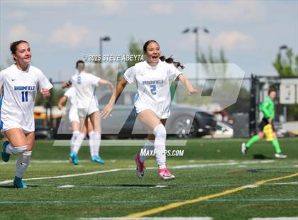 Thumbnail 2 in Broomfield @ Rock Canyon (CHSAA 5A Second Round) photogallery.