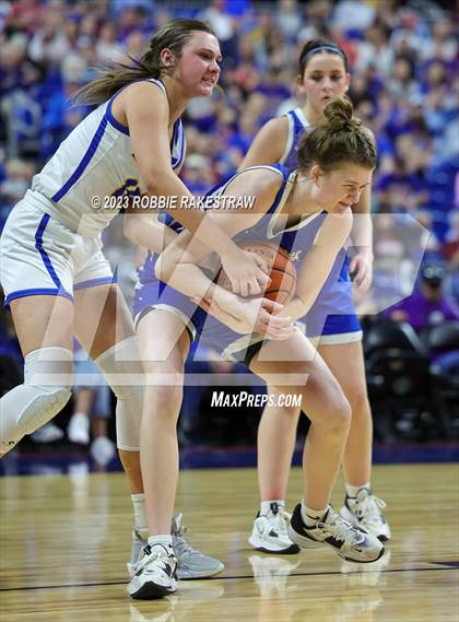 Thumbnail 3 in Huckabay vs. Nazareth (UIL 1A Basketball State Final) photogallery.