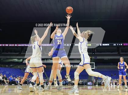Thumbnail 1 in Huckabay vs. Nazareth (UIL 1A Basketball State Final) photogallery.