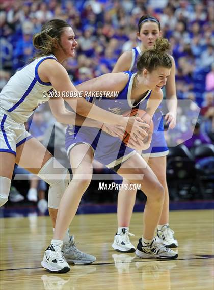 Thumbnail 1 in Huckabay vs. Nazareth (UIL 1A Basketball State Final) photogallery.