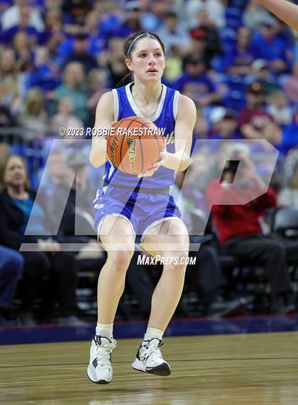 Thumbnail 2 in Huckabay vs. Nazareth (UIL 1A Basketball State Final) photogallery.
