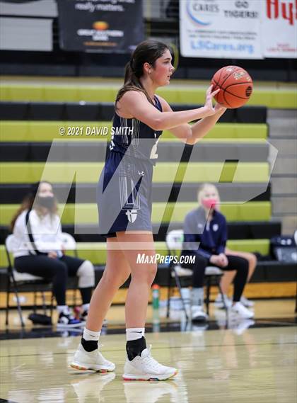 Thumbnail 1 in Blue Springs vs Aquinas (810 Varsity Showcase) photogallery.