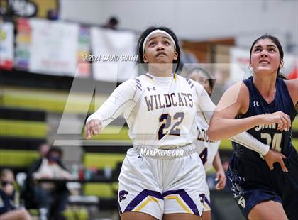 Thumbnail 3 in Blue Springs vs Aquinas (810 Varsity Showcase) photogallery.