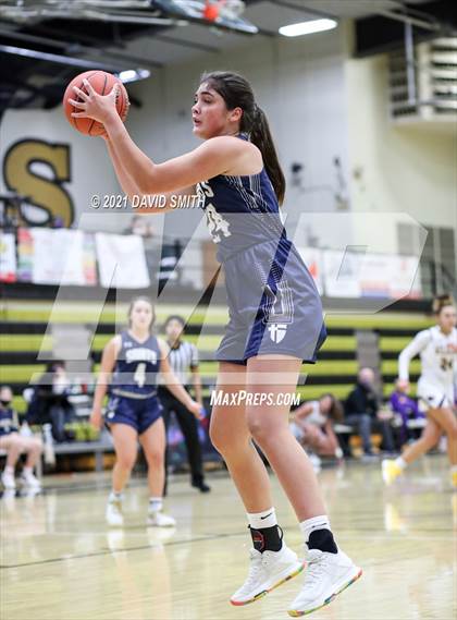 Thumbnail 1 in Blue Springs vs Aquinas (810 Varsity Showcase) photogallery.