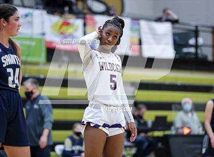Thumbnail 1 in Blue Springs vs Aquinas (810 Varsity Showcase) photogallery.