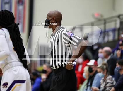 Thumbnail 3 in Blue Springs vs Aquinas (810 Varsity Showcase) photogallery.