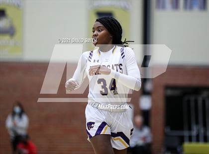 Thumbnail 2 in Blue Springs vs Aquinas (810 Varsity Showcase) photogallery.