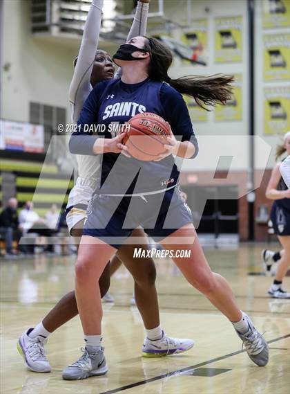 Thumbnail 2 in Blue Springs vs Aquinas (810 Varsity Showcase) photogallery.