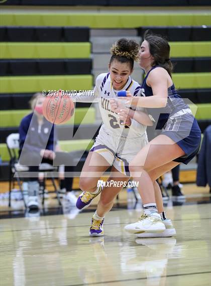 Thumbnail 1 in Blue Springs vs Aquinas (810 Varsity Showcase) photogallery.