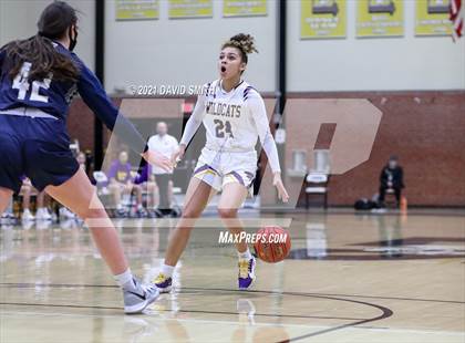 Thumbnail 3 in Blue Springs vs Aquinas (810 Varsity Showcase) photogallery.