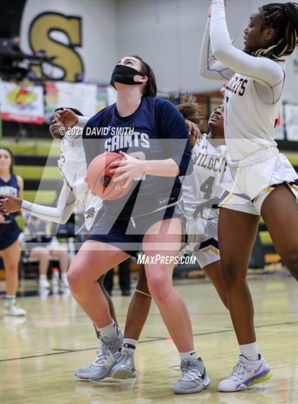Thumbnail 3 in Blue Springs vs Aquinas (810 Varsity Showcase) photogallery.