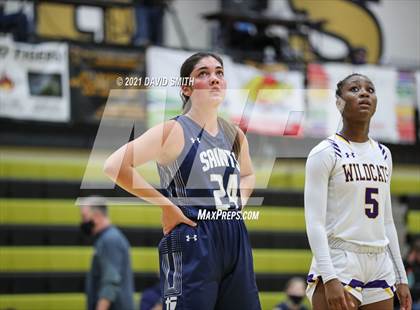 Thumbnail 2 in Blue Springs vs Aquinas (810 Varsity Showcase) photogallery.