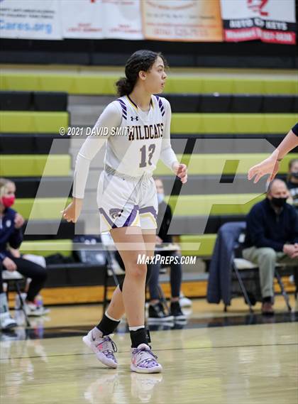 Thumbnail 1 in Blue Springs vs Aquinas (810 Varsity Showcase) photogallery.