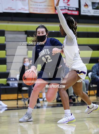 Thumbnail 1 in Blue Springs vs Aquinas (810 Varsity Showcase) photogallery.