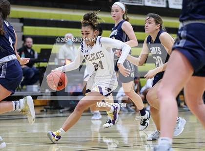 Thumbnail 1 in Blue Springs vs Aquinas (810 Varsity Showcase) photogallery.