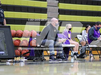 Thumbnail 2 in Blue Springs vs Aquinas (810 Varsity Showcase) photogallery.