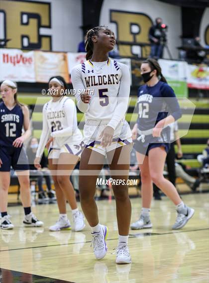 Thumbnail 2 in Blue Springs vs Aquinas (810 Varsity Showcase) photogallery.