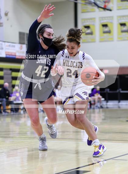 Thumbnail 1 in Blue Springs vs Aquinas (810 Varsity Showcase) photogallery.