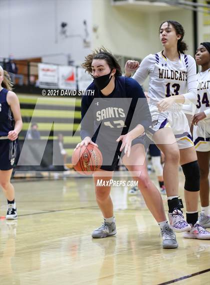 Thumbnail 1 in Blue Springs vs Aquinas (810 Varsity Showcase) photogallery.