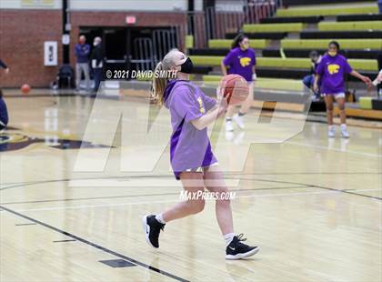 Thumbnail 2 in Blue Springs vs Aquinas (810 Varsity Showcase) photogallery.