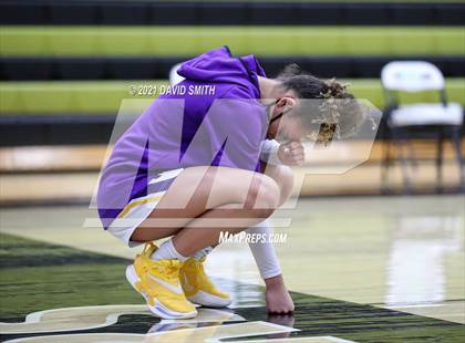 Thumbnail 2 in Blue Springs vs Aquinas (810 Varsity Showcase) photogallery.