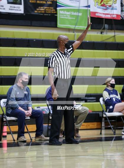 Thumbnail 3 in Blue Springs vs Aquinas (810 Varsity Showcase) photogallery.