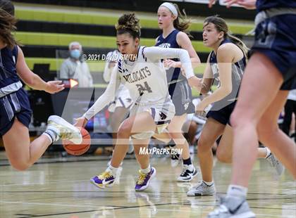 Thumbnail 3 in Blue Springs vs Aquinas (810 Varsity Showcase) photogallery.