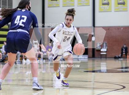 Thumbnail 1 in Blue Springs vs Aquinas (810 Varsity Showcase) photogallery.