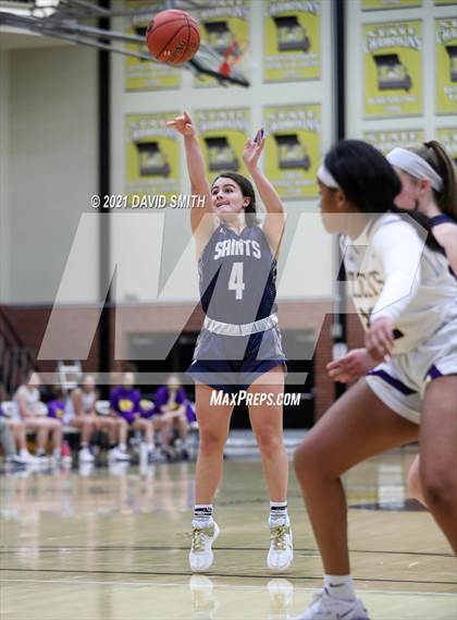 Thumbnail 1 in Blue Springs vs Aquinas (810 Varsity Showcase) photogallery.