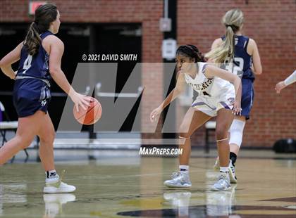 Thumbnail 3 in Blue Springs vs Aquinas (810 Varsity Showcase) photogallery.