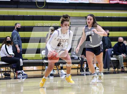 Thumbnail 3 in Blue Springs vs Aquinas (810 Varsity Showcase) photogallery.