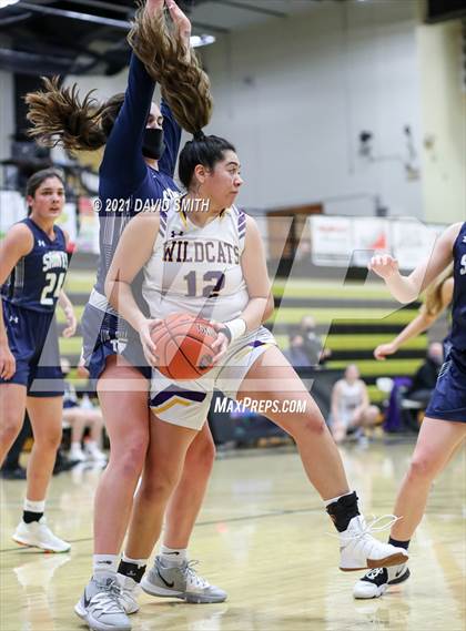 Thumbnail 1 in Blue Springs vs Aquinas (810 Varsity Showcase) photogallery.