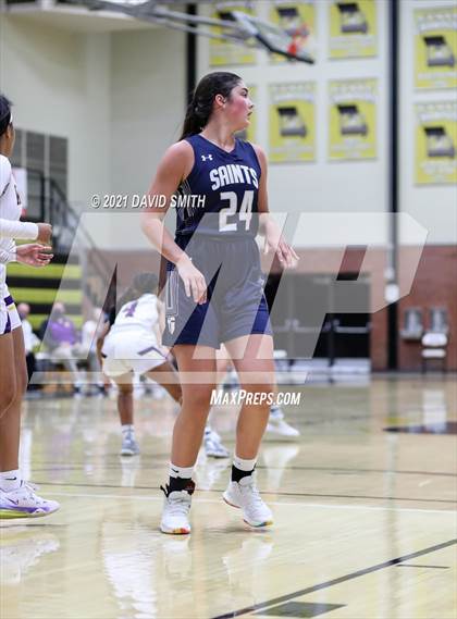 Thumbnail 1 in Blue Springs vs Aquinas (810 Varsity Showcase) photogallery.